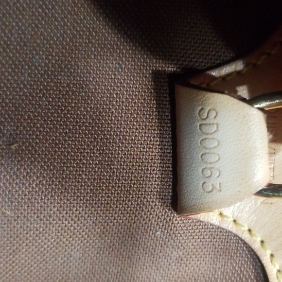 Authentic Louis Vuitton Ellipse - Picture 6 of 8